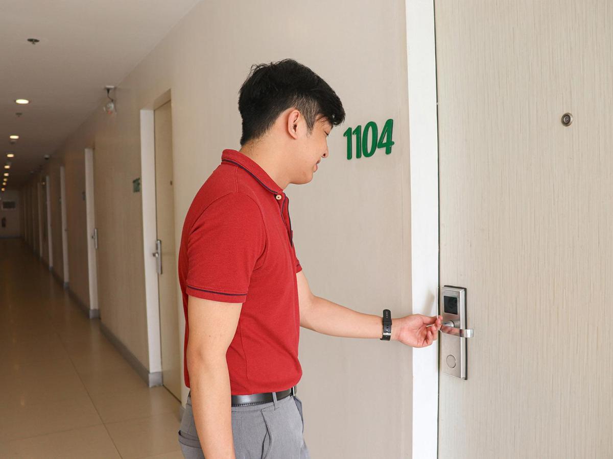 Go Hotels Manila Airport Road Paranaque City Eksteriør billede