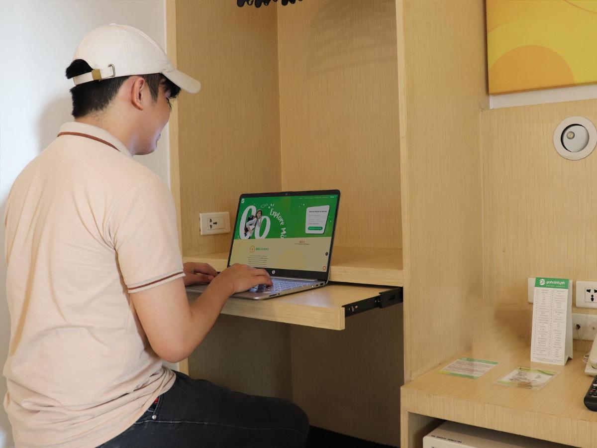 Go Hotels Manila Airport Road Paranaque City Eksteriør billede