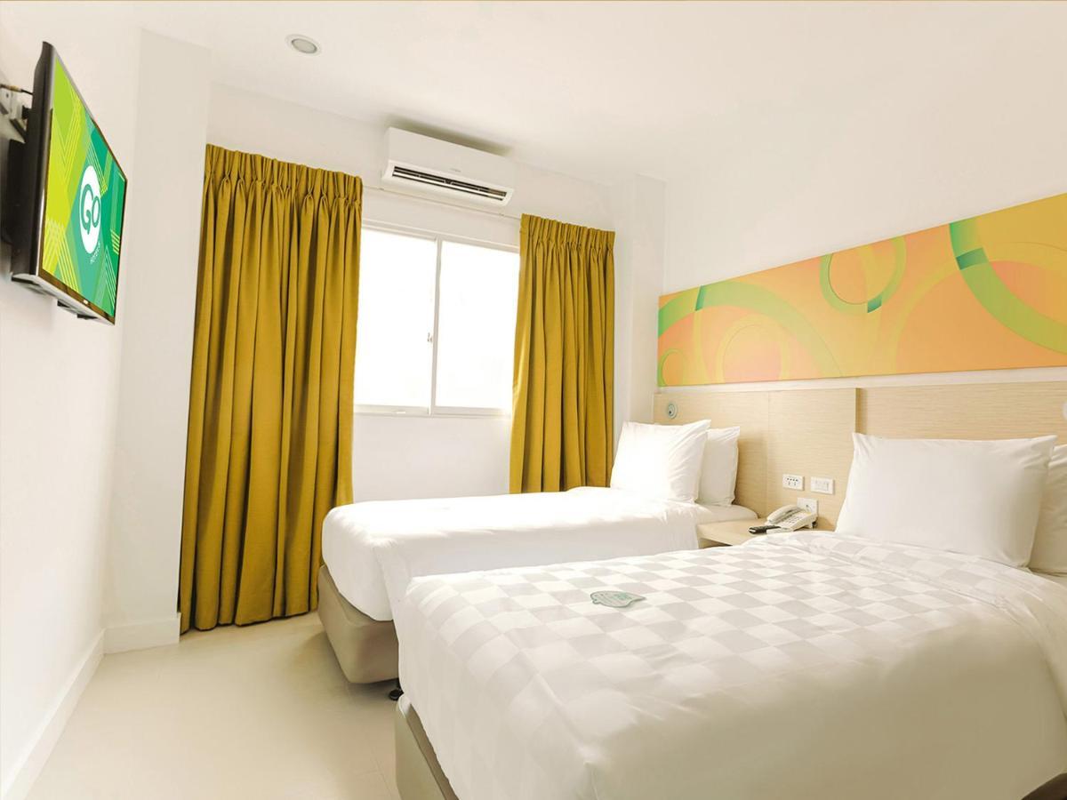 Go Hotels Manila Airport Road Paranaque City Eksteriør billede