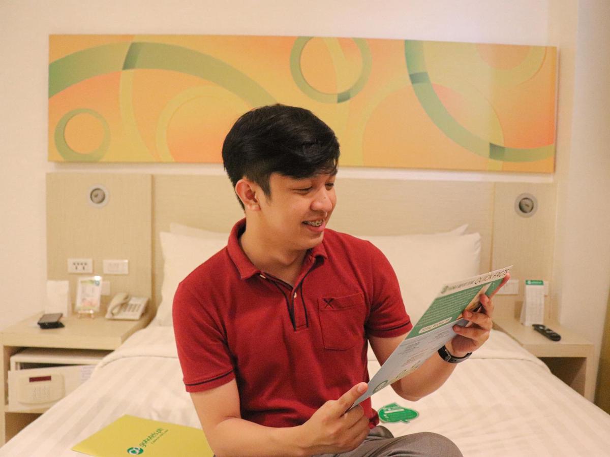 Go Hotels Manila Airport Road Paranaque City Eksteriør billede