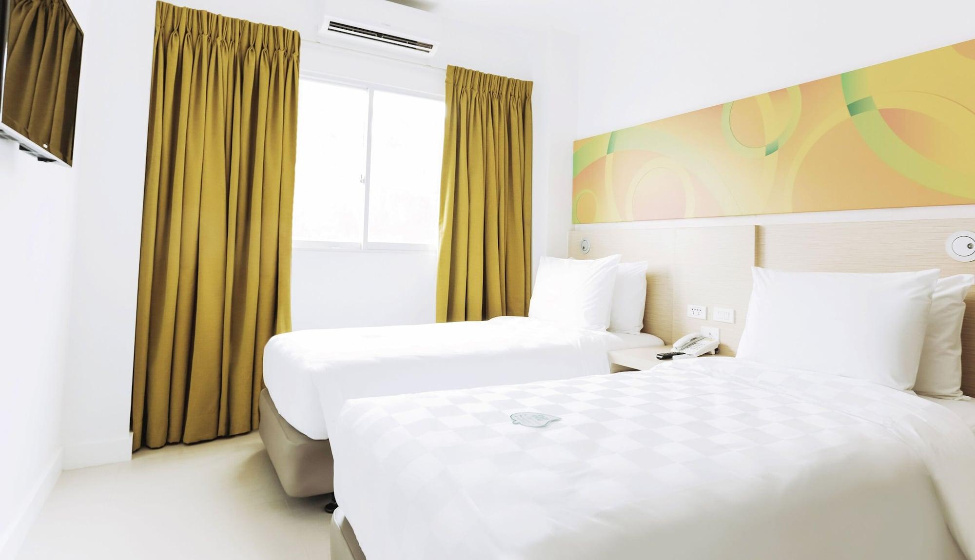 Go Hotels Manila Airport Road Paranaque City Eksteriør billede