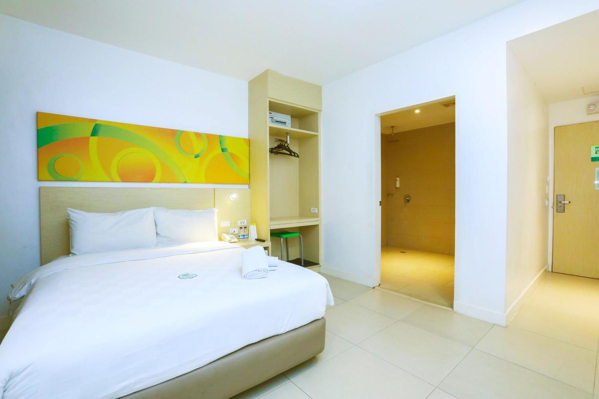 Go Hotels Manila Airport Road Paranaque City Eksteriør billede